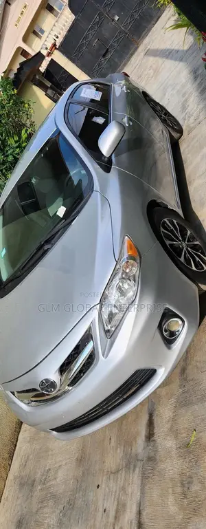 Toyota Corolla LE 4dr Sedan (1.8L 4cyl 4A) 2012 Silver