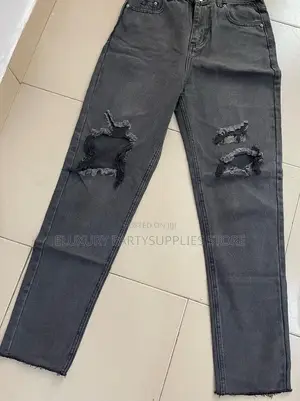 Ripped Mom Jeans