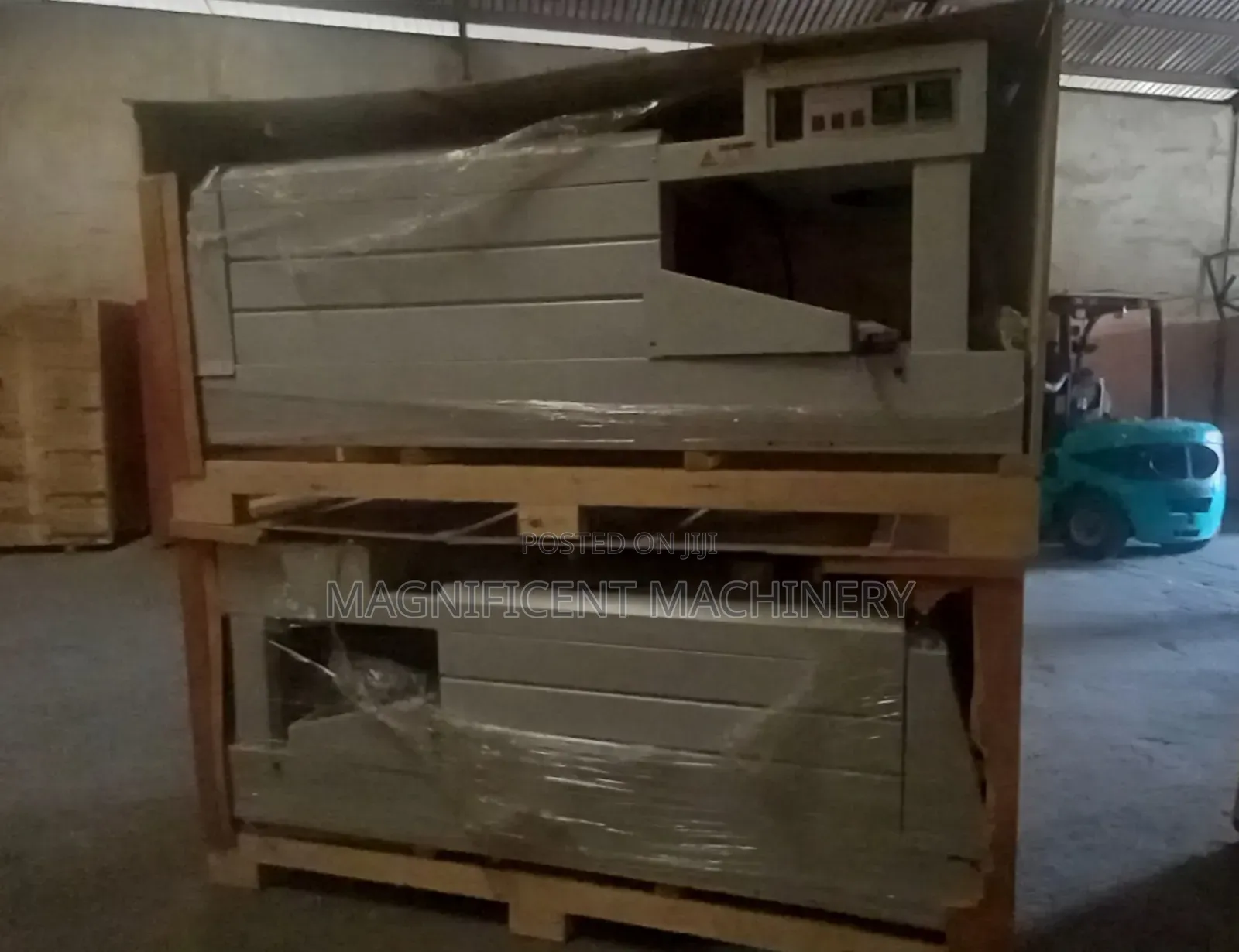 Semi Automatic Shrink Sleeve Wrapper and Tunnel Machine
