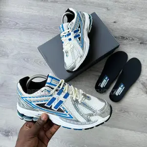 New Balance 2002R Protection