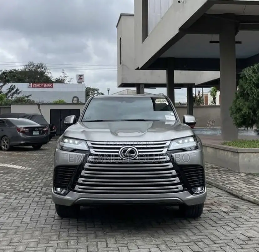 Lexus LX 2023 Silver