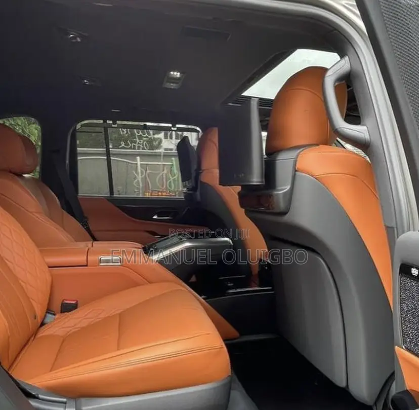 Lexus LX 2023 Silver