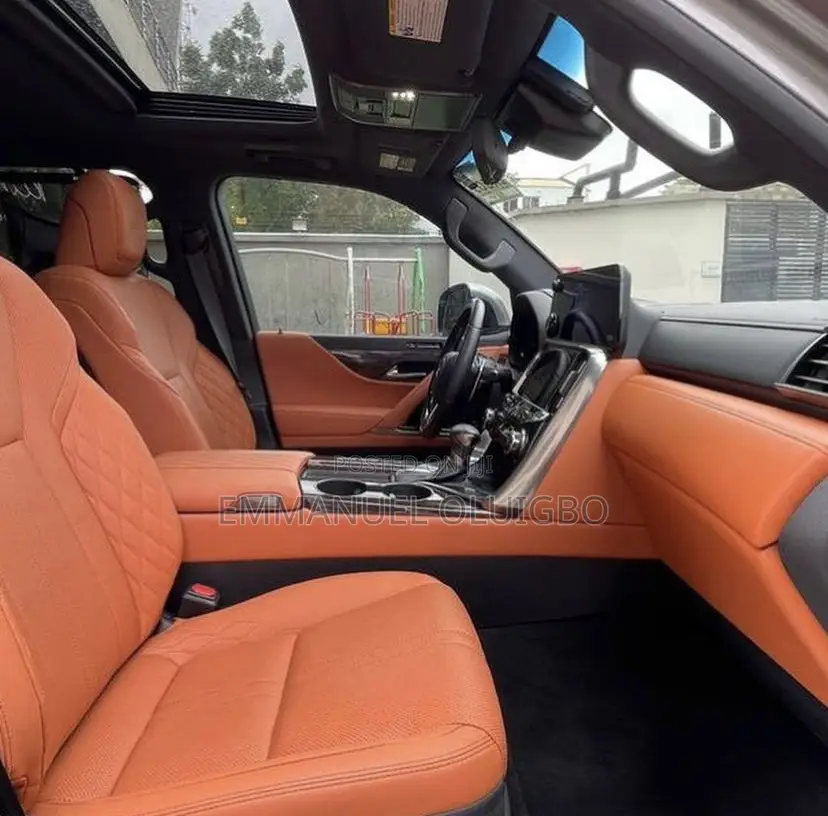 Lexus LX 2023 Silver