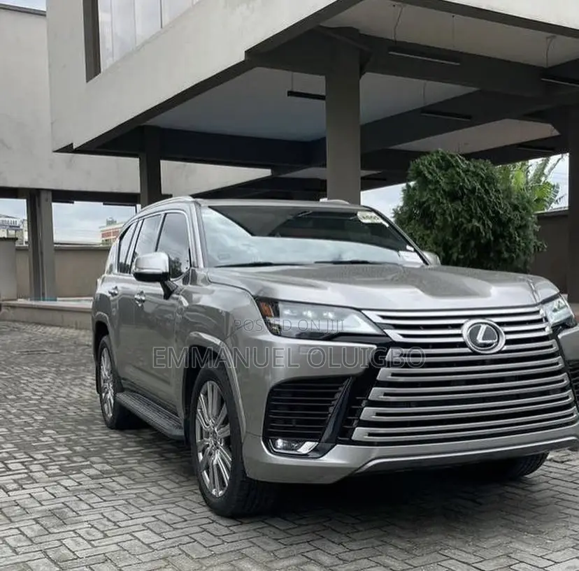 Lexus LX 2023 Silver