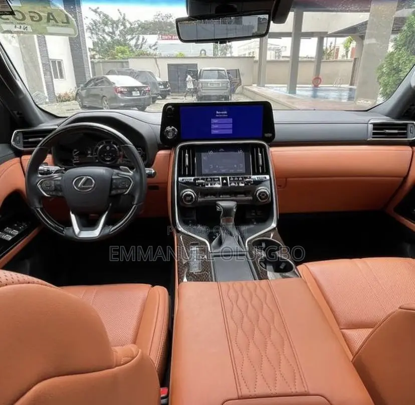 Lexus LX 2023 Silver