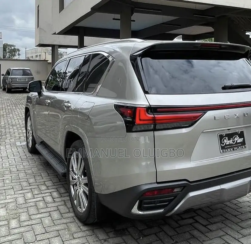 Lexus LX 2023 Silver
