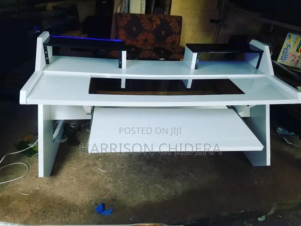 Studio Table
