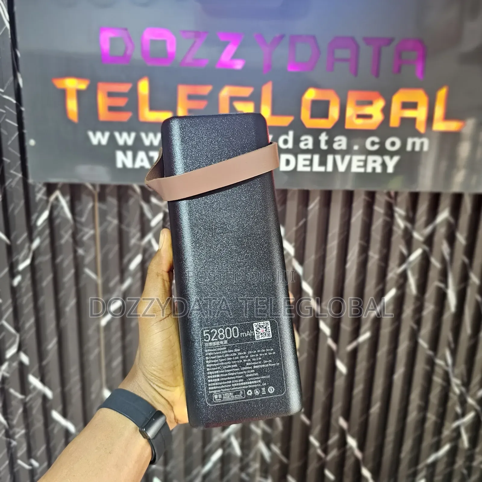 Yoobao Multi Function Portable Powerstation En200w 52800mah