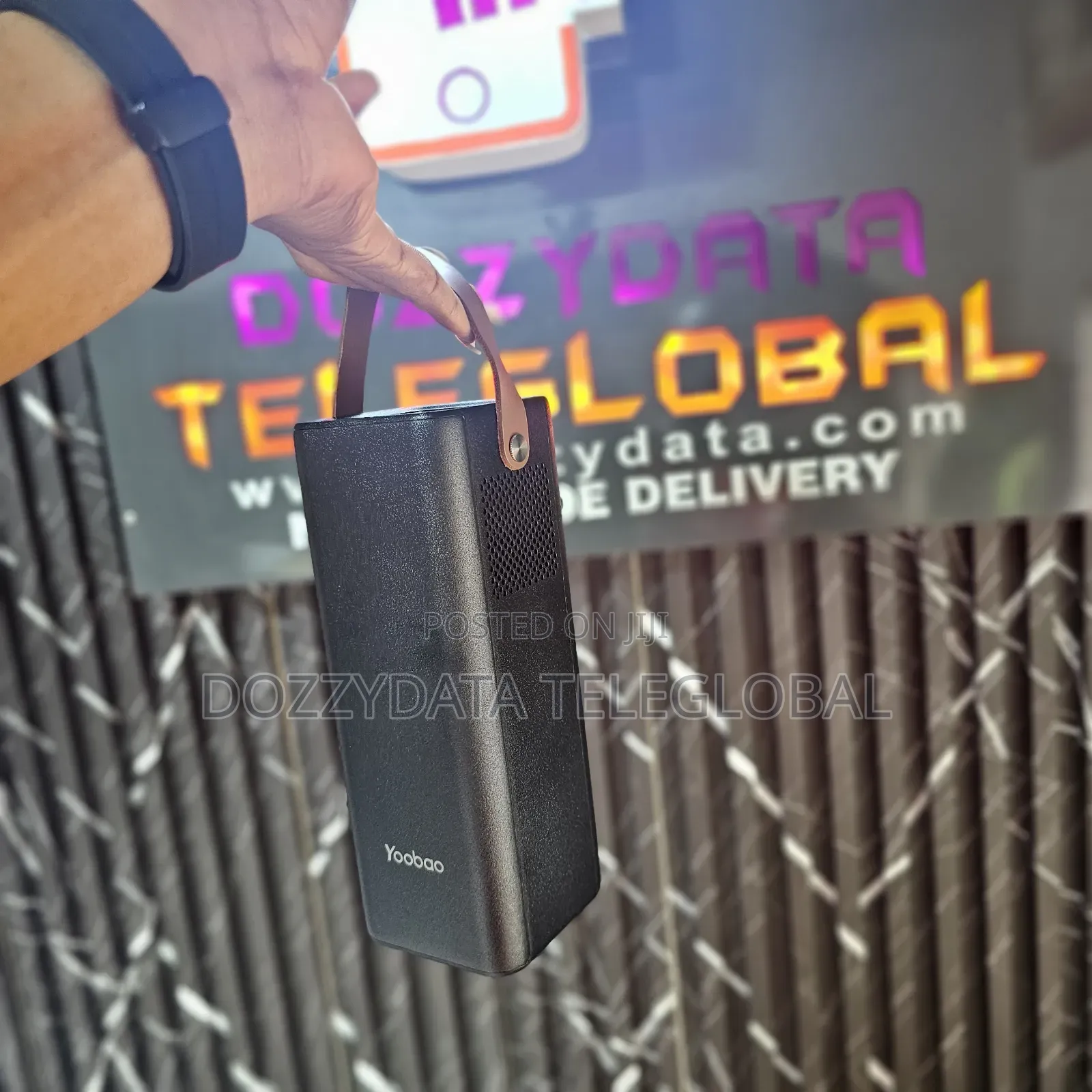 Yoobao Multi Function Portable Powerstation En200w 52800mah