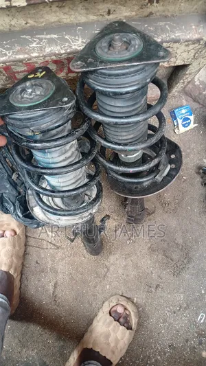 Front Shocks Nissan Rouge 2015