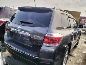 Toyota Highlander 3.5L 4WD 2013 Gray
