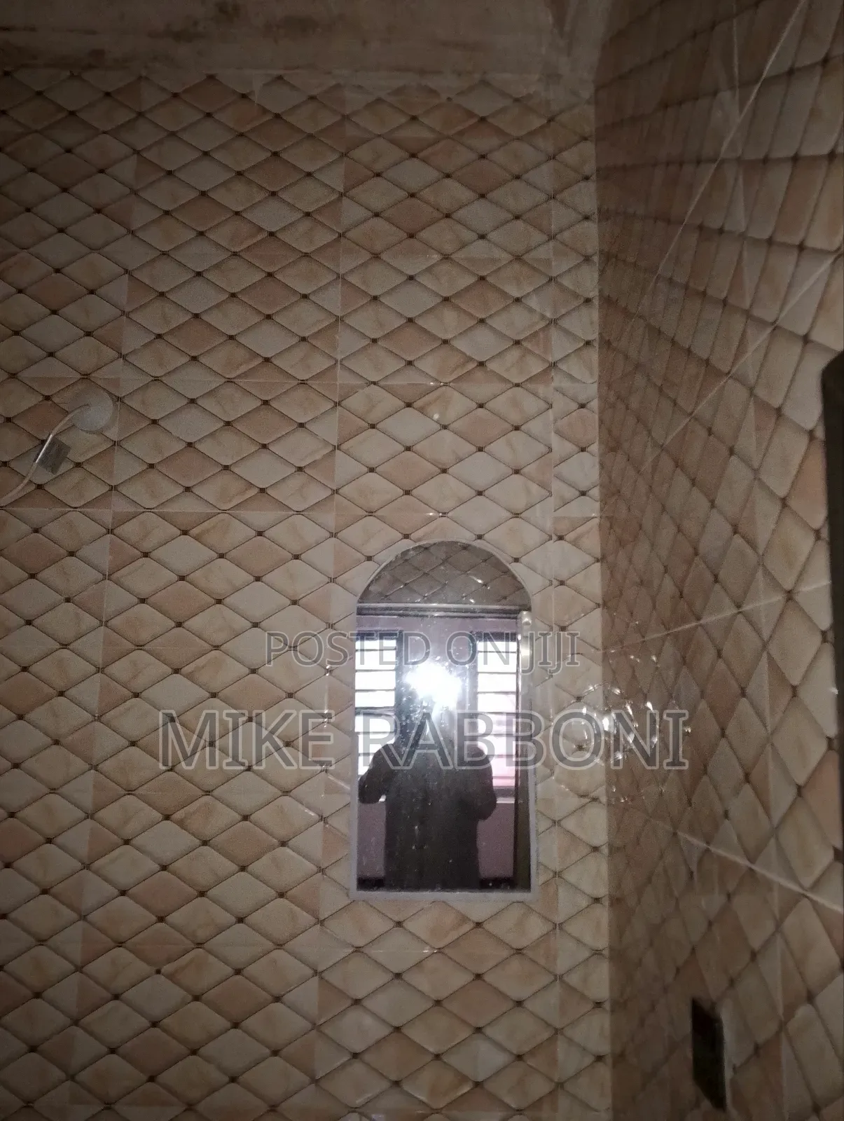 8bdrm Block of Flats in Premier Layout, Enugu for rent