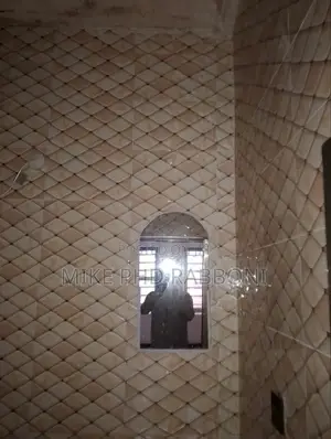 8bdrm Block of Flats in Premier Layout, Enugu for rent