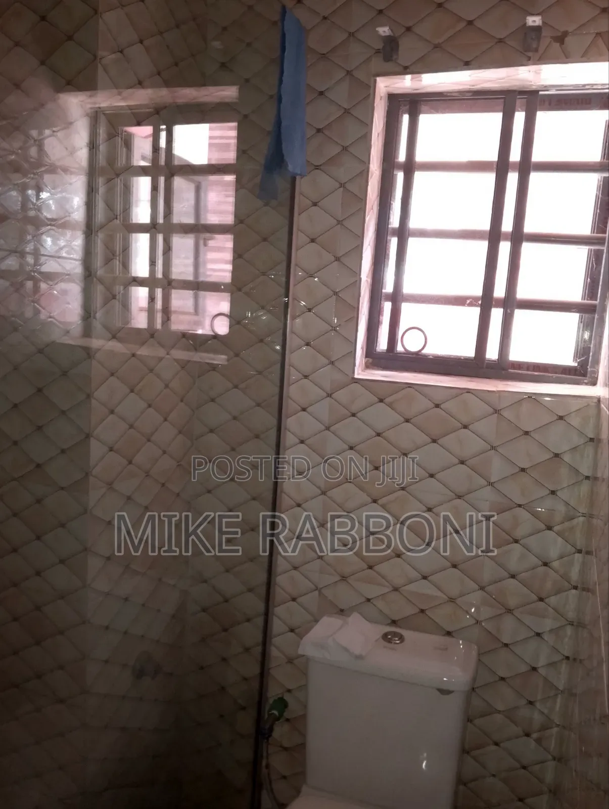 8bdrm Block of Flats in Premier Layout, Enugu for rent