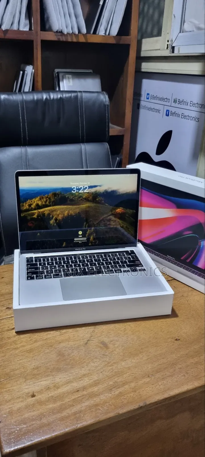 Laptop Apple MacBook Pro 2020 M1 16GB Apple M1 Pro SSD 512GB