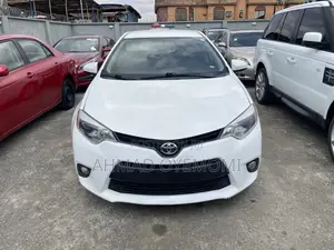 Photo - Toyota Corolla 2015 Silver