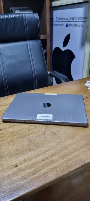 Laptop Apple MacBook Pro 2021 M1 16GB Apple M1 Pro SSD 1T