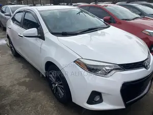 Toyota Corolla 2016 Off white