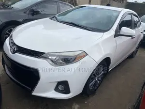 Toyota Corolla 2016 Off white