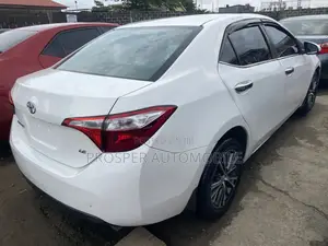 Toyota Corolla 2016 Off white