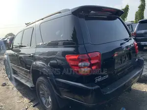 Toyota Sequoia 2004 Black