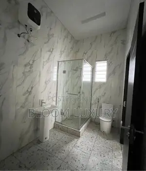 Tempered 10mm Glass Shower Cubicle Enclosure.