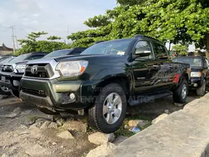 Toyota Tacoma 2014 Green