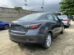 Toyota Yaris 2017 Gray