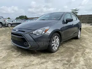 Toyota Yaris 2017 Gray