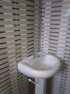 3bdrm Block of Flats in Thinkers Corner, Enugu for rent