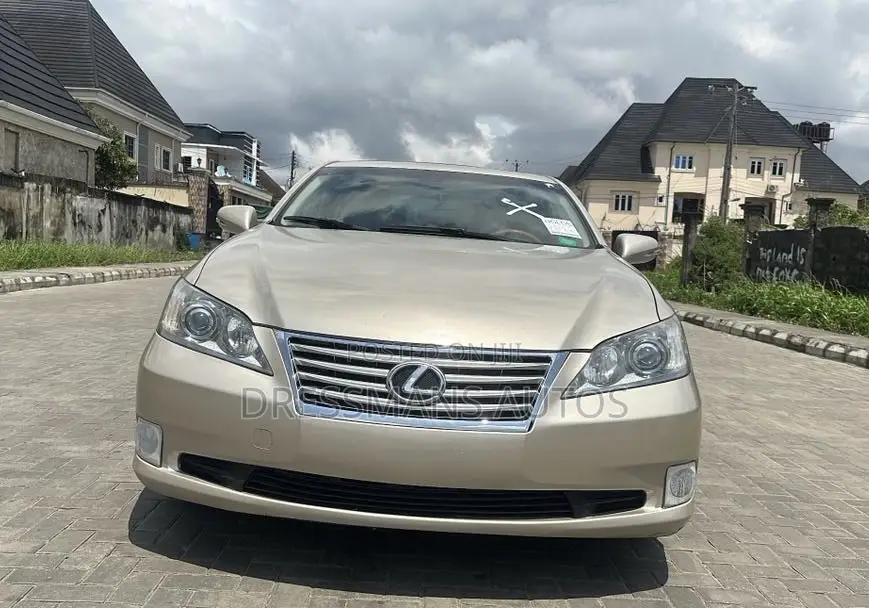 Lexus ES 350 2010 Gold