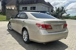 Lexus ES 350 2010 Gold