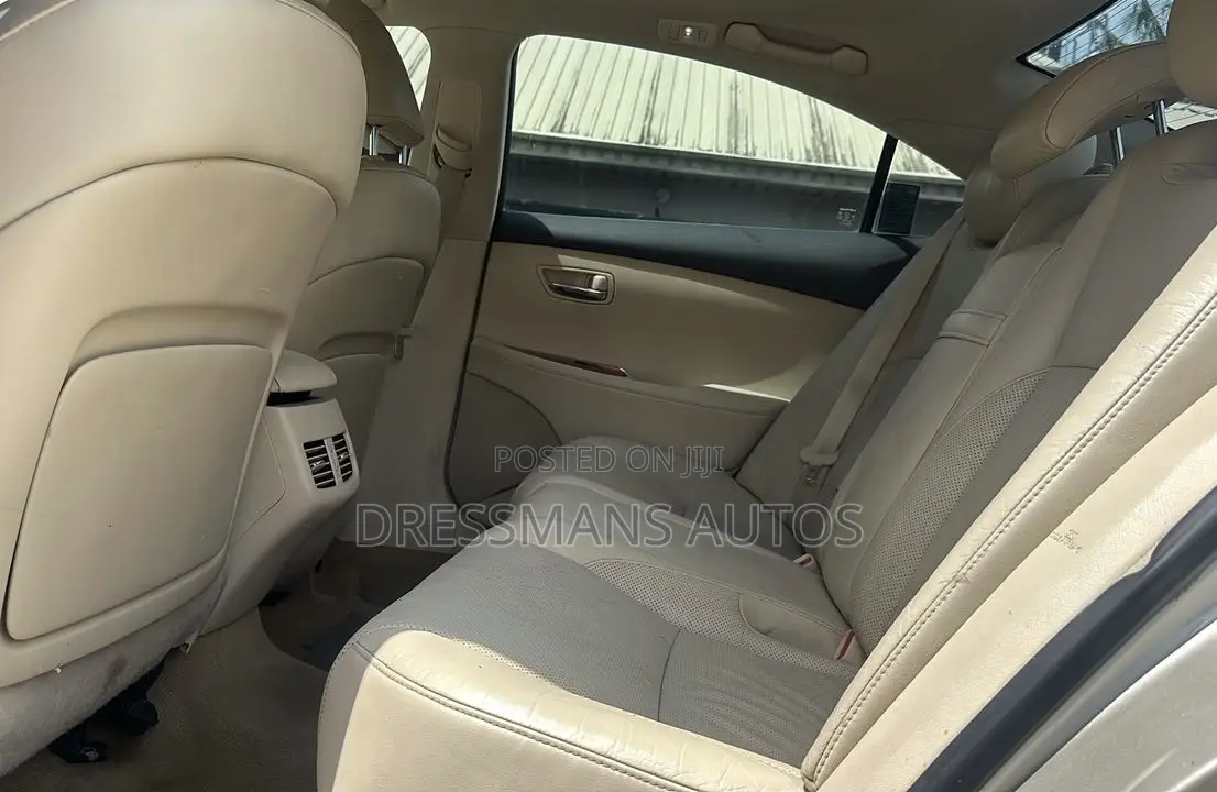 Lexus ES 350 2010 Gold