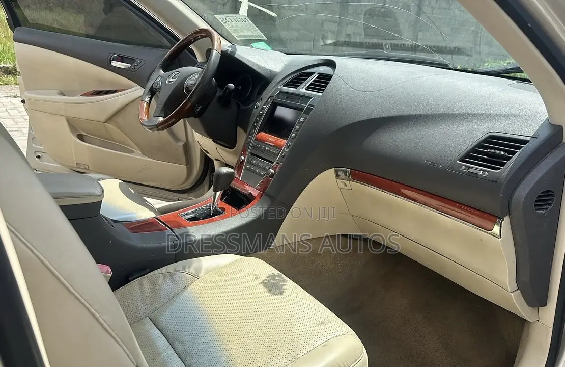 Lexus ES 350 2010 Gold