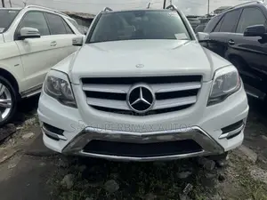 Mercedes-Benz GLK-Class Base GLK 350 4dr AWD 4MATIC (3.5L 6cyl 7A) 2015