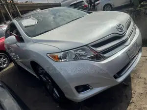 Toyota Venza V6 AWD 2010 White