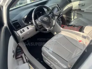 Toyota Venza V6 AWD 2010 White