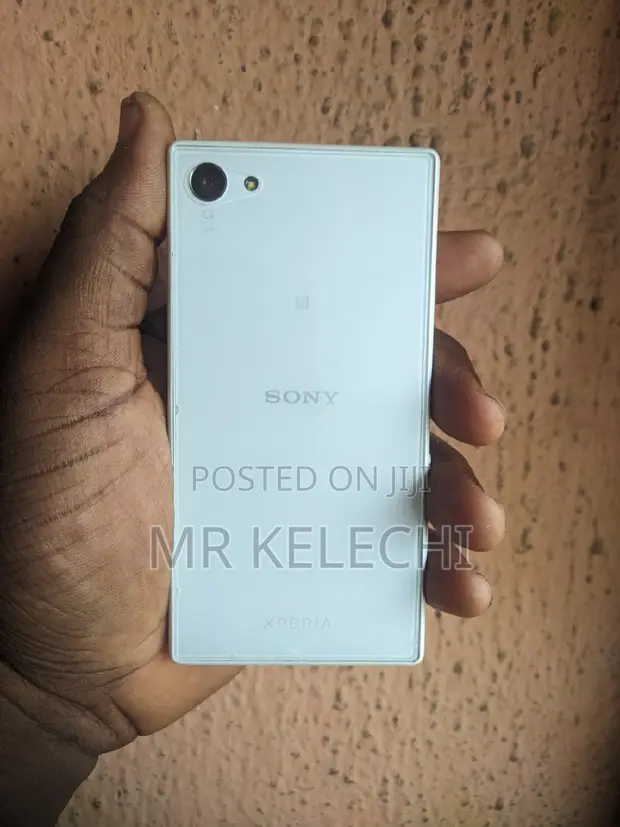 Xperia z5 White SIMフリー SONY Xperia Z5 White 32GB SIMフリー 海外