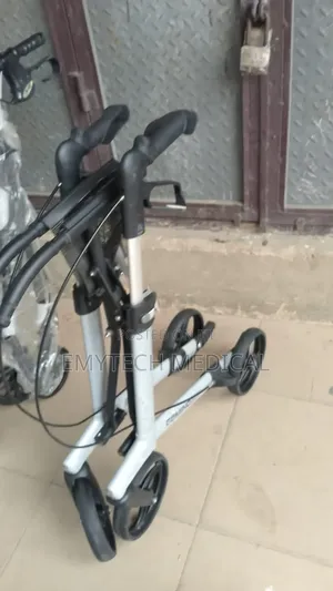 Foldable Wheel German Walker