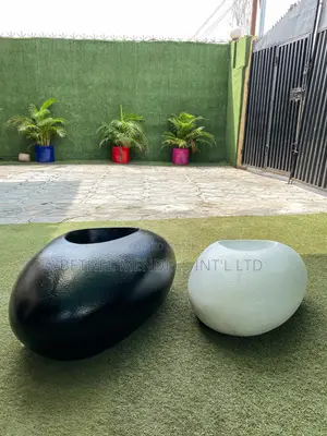 Pebble Fiberglass Planter/Vase | Height:30cm