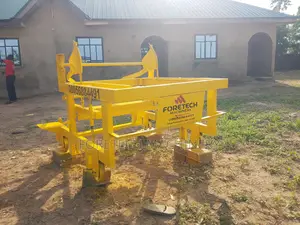 Concrete Block Molding Machine
