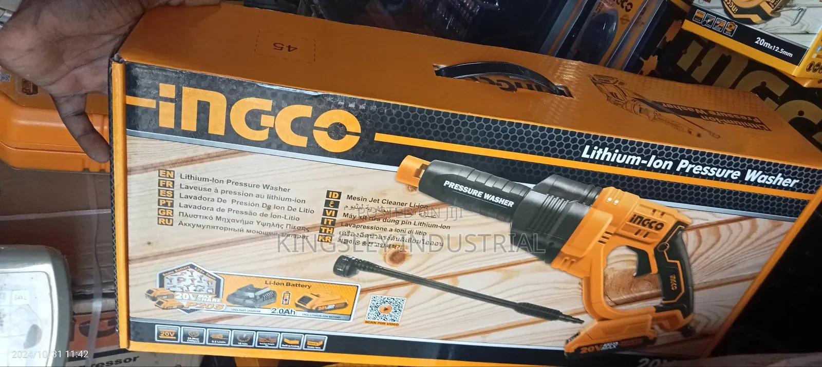 Lithium Ion Pressure Washer