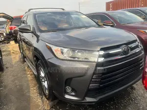 Toyota Highlander Limited Platinum 4x4 V6 (3.5L 6cyl 8A) 2017 Gray