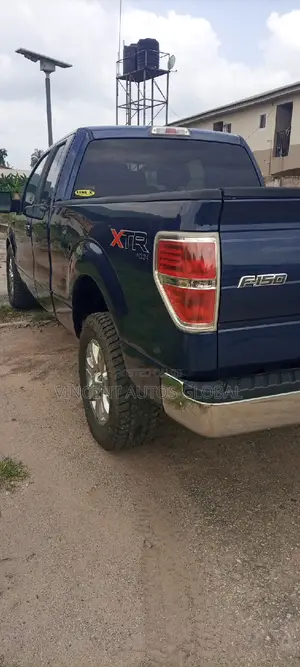 Ford F-150 XLT 4dr SuperCab 4WD 6.5 ft. SB (3.7L 6cyl 6A) 2014 Blue