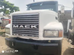 Mack CH White 1998