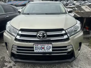 Toyota Highlander 2015 Gold