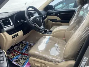 Toyota Highlander 2015 Gold