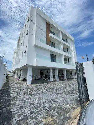 2bdrm Apartment in Lekki for sale