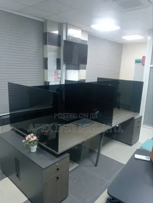 Work Station Glass Partition/ Office Table