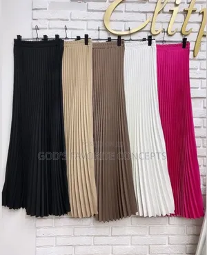 Flare Pleated Skirts (Without Belt) by De Majestyles
